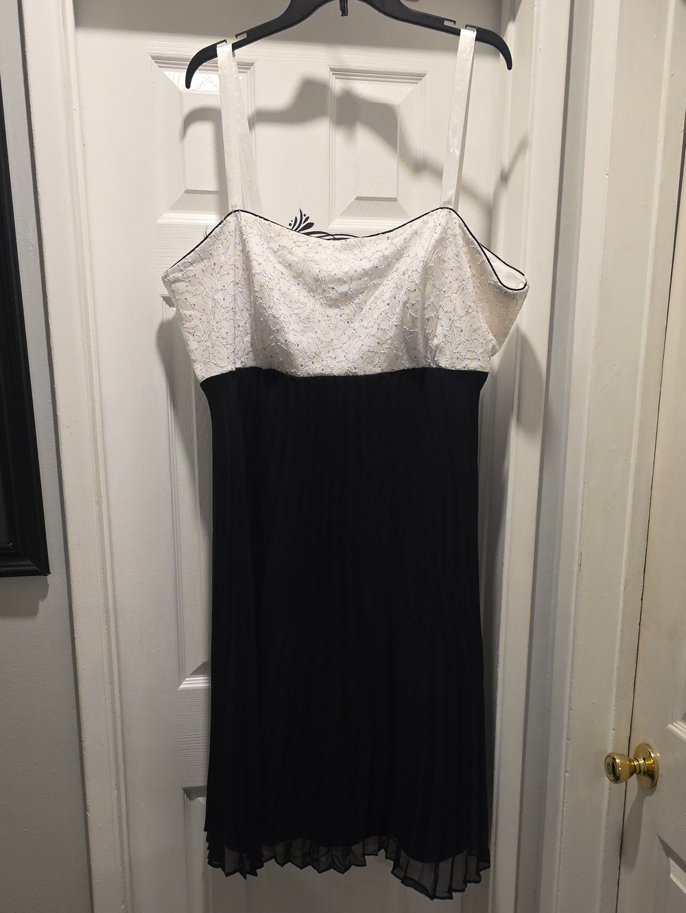 R&M Richards White Lace Bodice Black Pleated Midi Dress